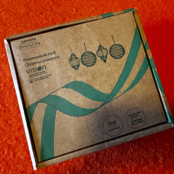 Handcrafted Artisanal golden touch 3D paper ornaments set of 4 NWT - Picture 7 of 11